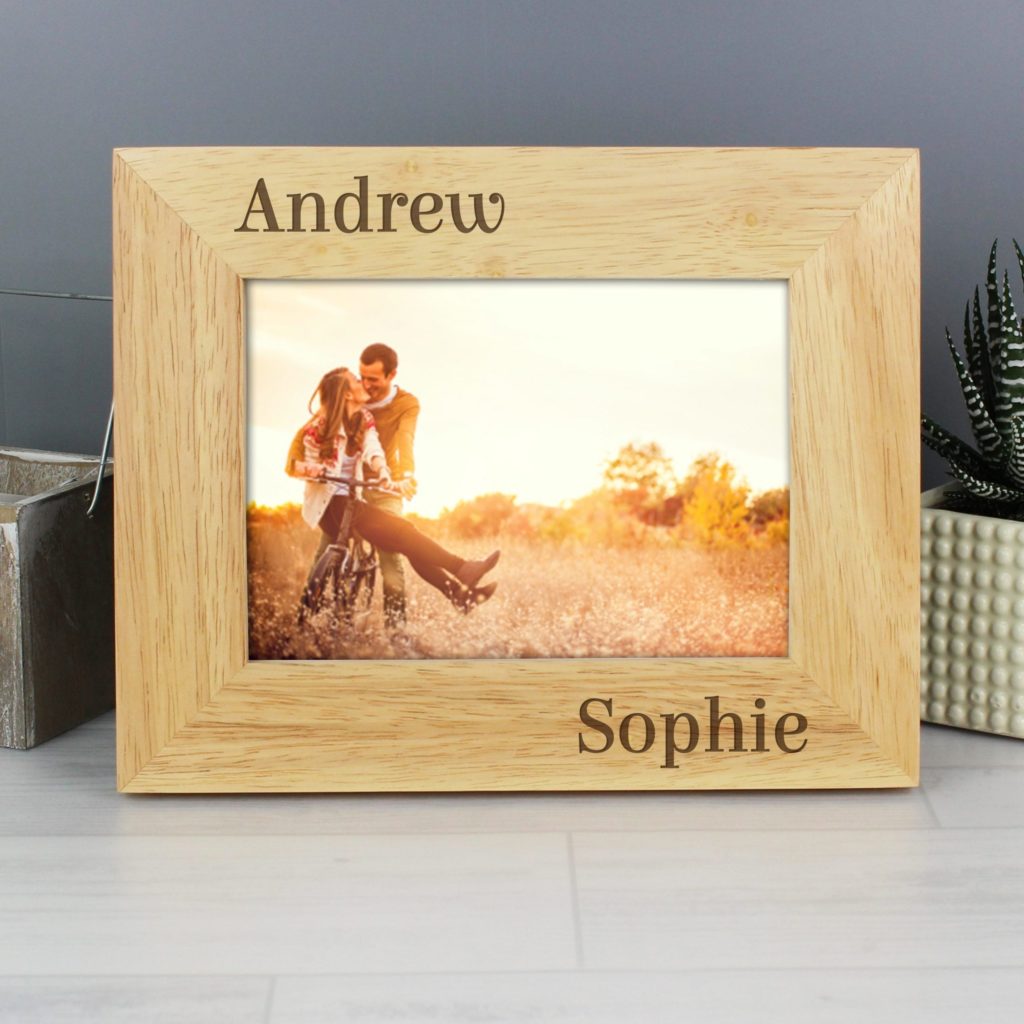 Personalised Oak Finish 6x4 Couples Photo Frame