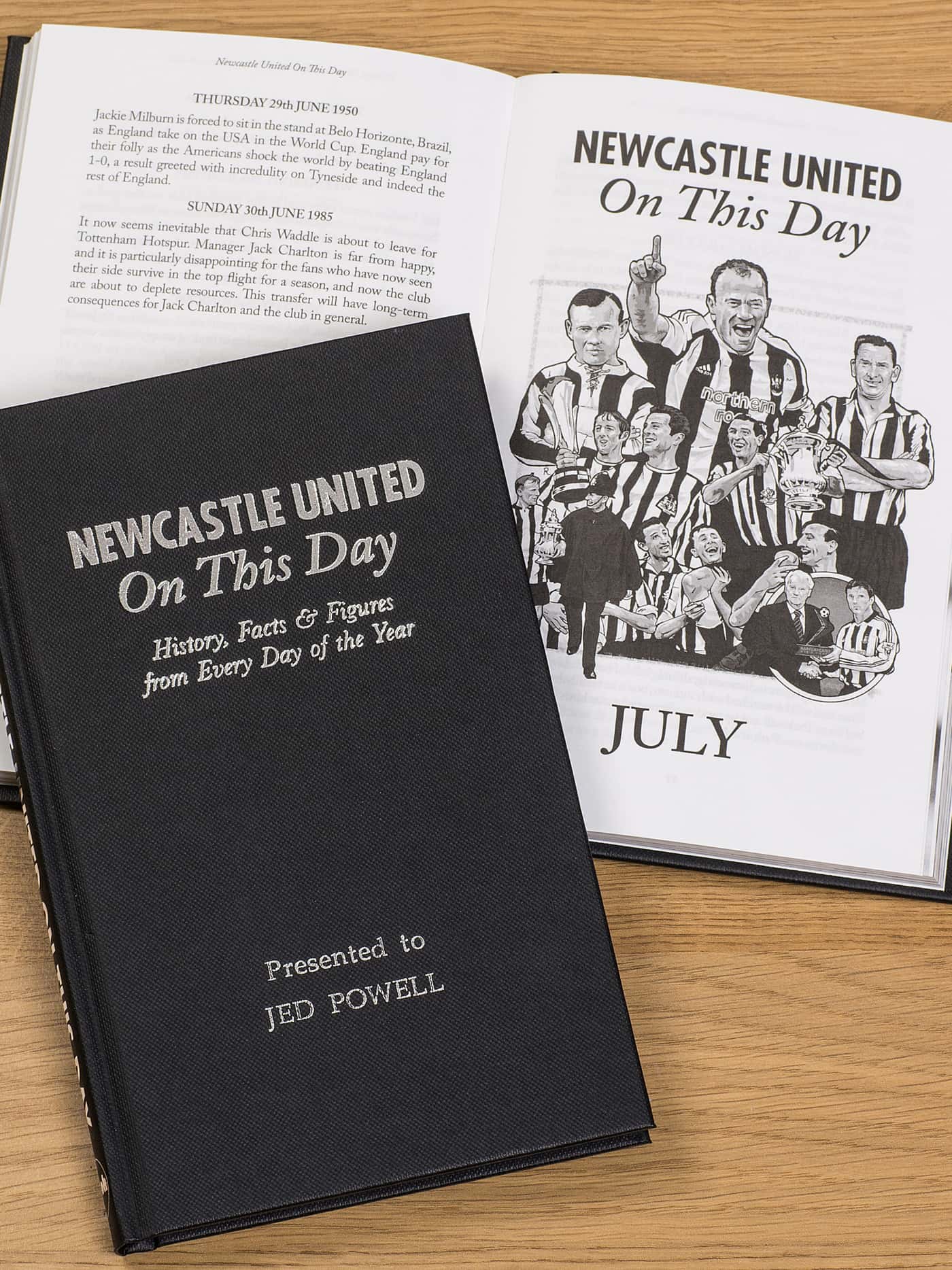 Newcastle Utd Football Gift - St James' Park History In Newspaper Headlines - Personalised Magpies Toon Army Fan - Name Printed On Cover - Foto 9