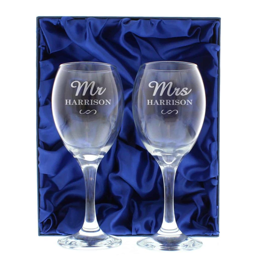 Mr & Mrs Wine Glass Set